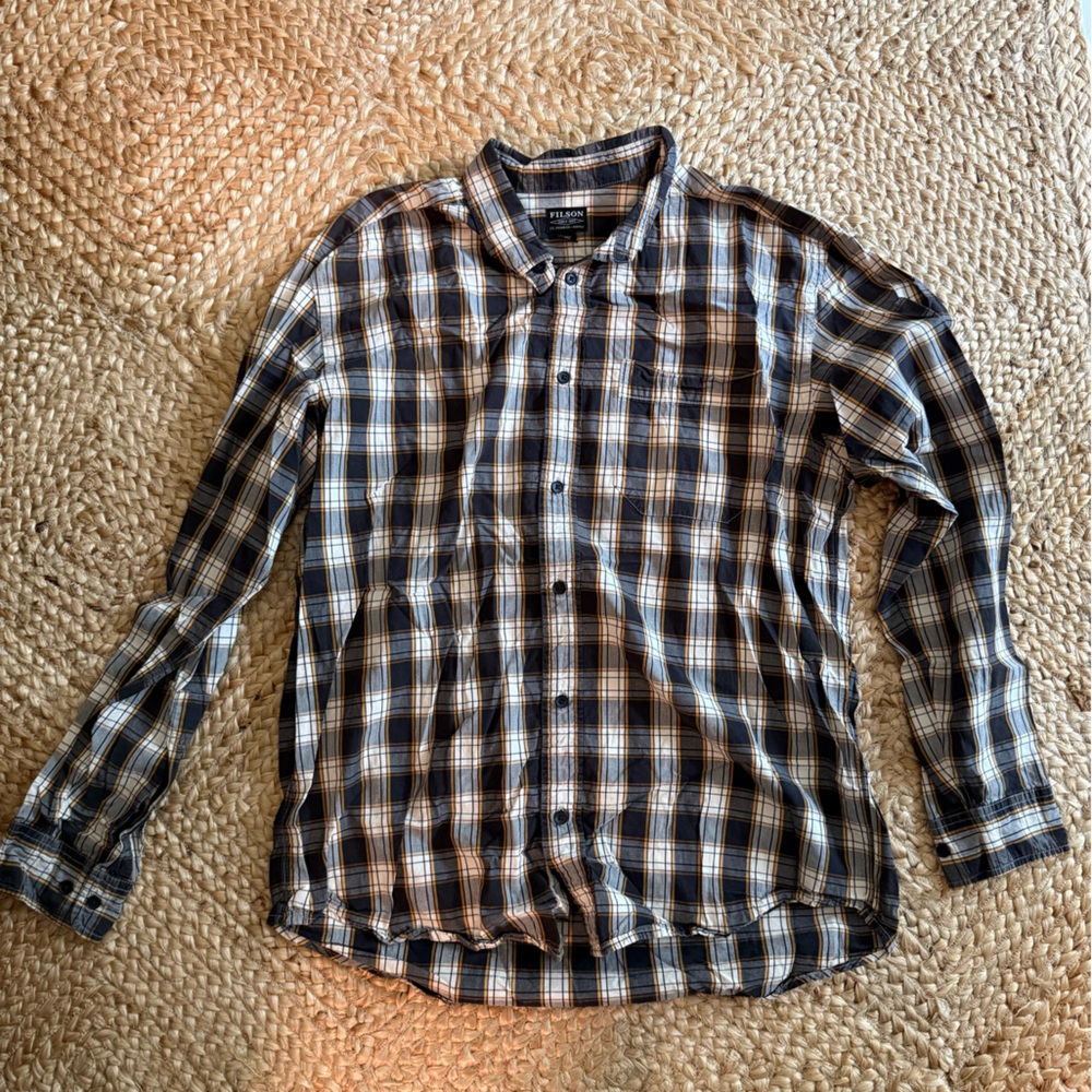 Men’s medium filson shirt